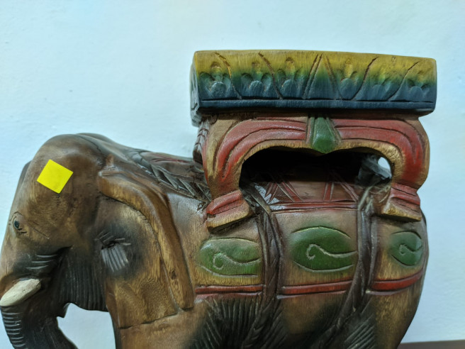 Elefante tallado en madera