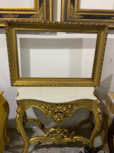 Marco dorado de madera