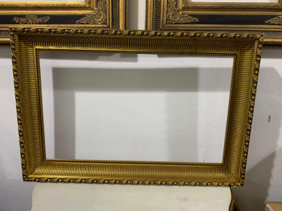 Marco dorado de madera 2