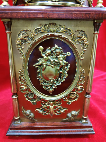 Reloj de mesa decorativo