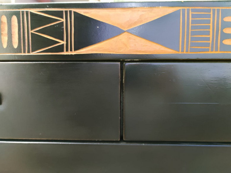 Taquillón cajonera con marquetería