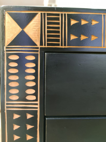 Taquillón cajonera con marquetería