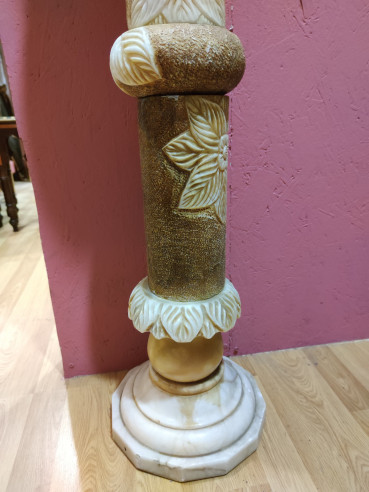 Gran columna de mármol alabastro