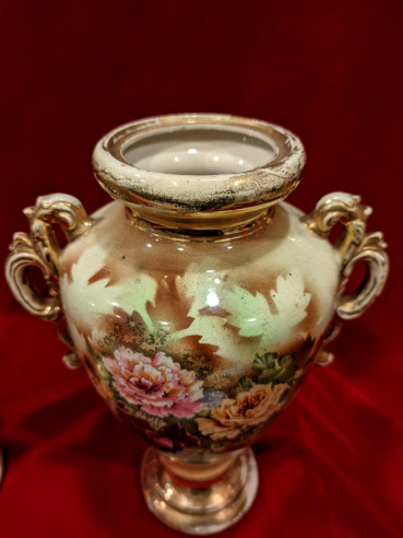 Jarrones de porcelana pintados a mano