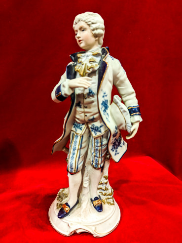 Pareja de figuras de porcelana alemana