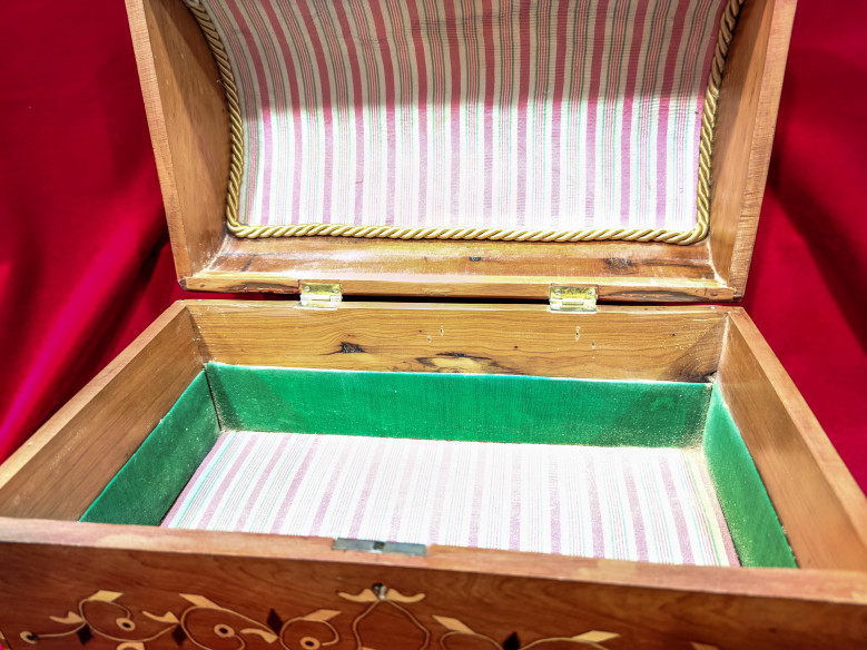 Arquilla en marquetería antigua