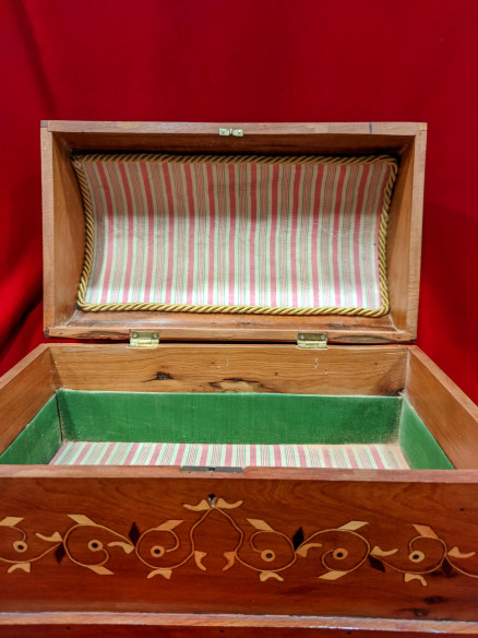 Arquilla en marquetería antigua