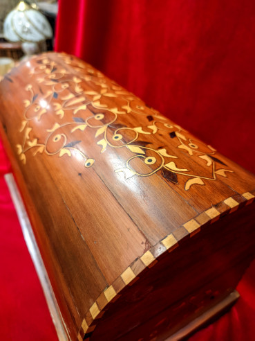 Arquilla en marquetería antigua