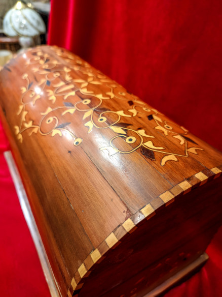 Arquilla en marquetería antigua