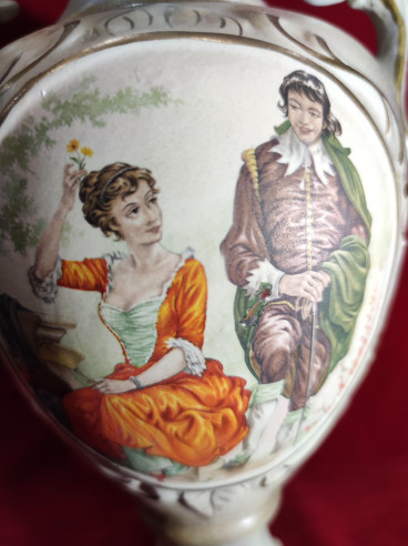 Jarrón pintado a mano de porcelana