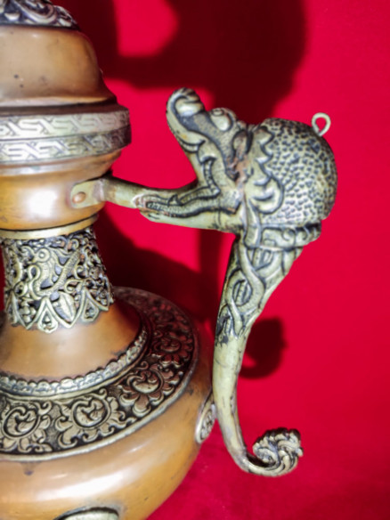 Tetera antigua metal árabe