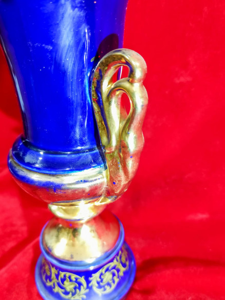 Jarrón bañado en oro