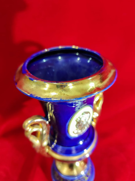 Jarrón bañado en oro