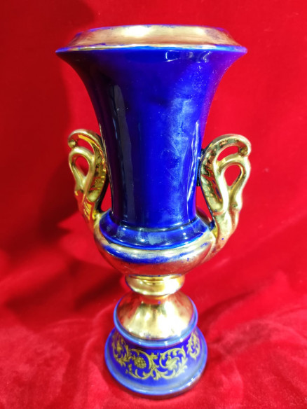 Jarrón bañado en oro