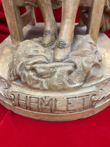 Escultura HAMLET de terracota