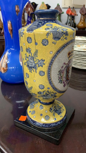 Jarrón con escudo de PORTUGAL