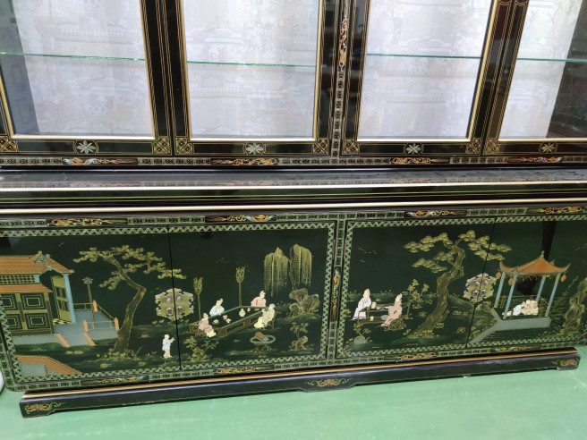 Mueble vitrina oriental