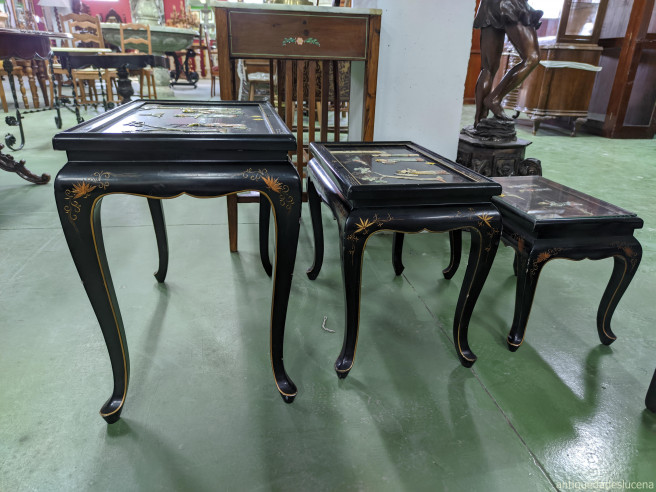 Conjunto de 3 mesas estilo oriental