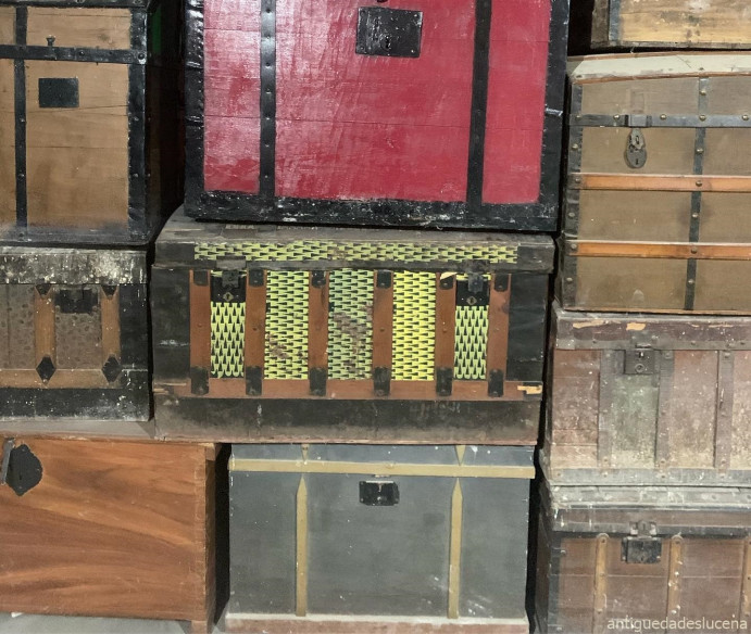 Variedad de baúles