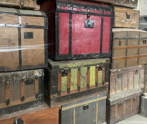 Variedad de baúles