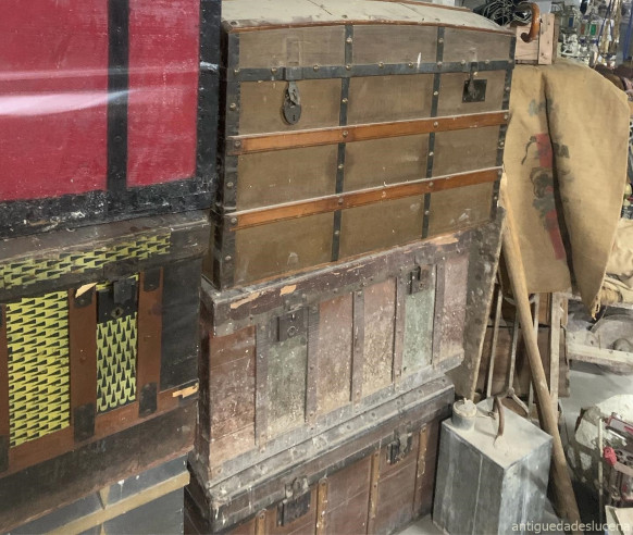 Variedad de baúles
