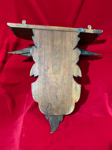 Peana en madera con aguila