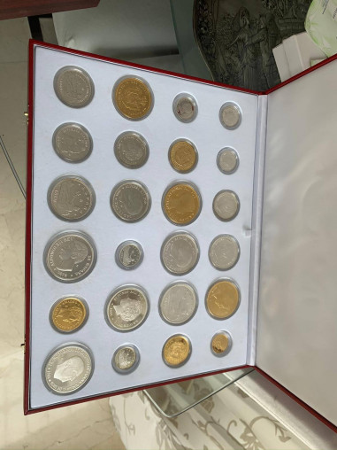 Colección de 24 monedas de plata