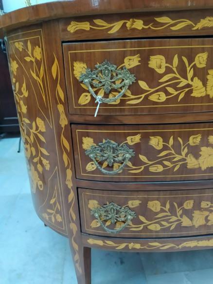 Pareja de consolas en marquetería