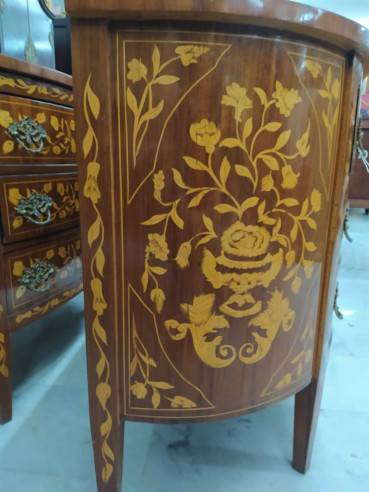 Pareja de consolas en marquetería