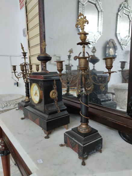 Reloj con guarnición "notario"