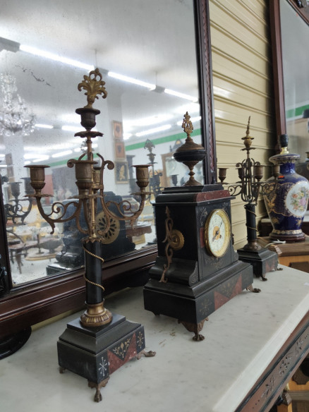 Reloj con guarnición "notario"