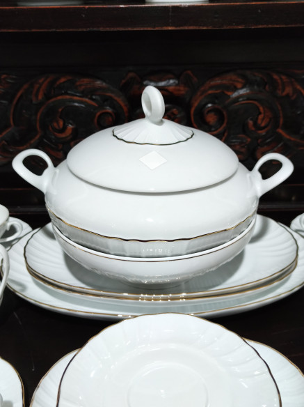 Vajilla Irabia de 83 piezas