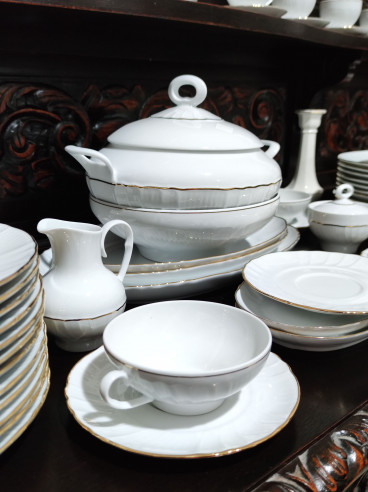 Vajilla Irabia de 83 piezas