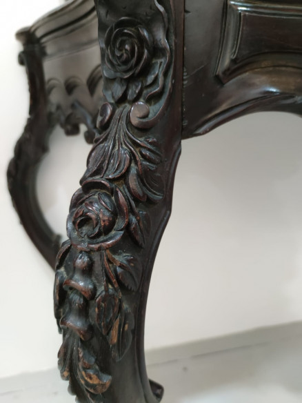 Consola tocador de caoba muy tallada