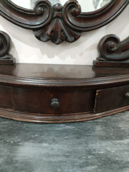 Consola tocador de caoba muy tallada