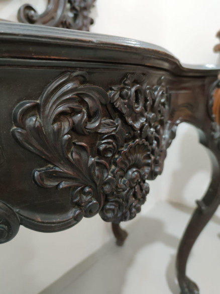 Consola tocador de caoba muy tallada