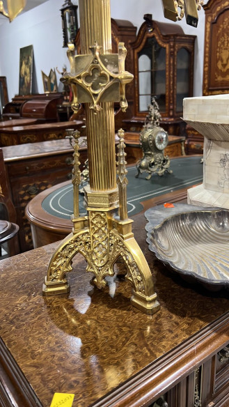 Candelabro de bronce