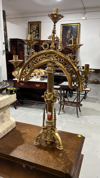 Candelabro de bronce