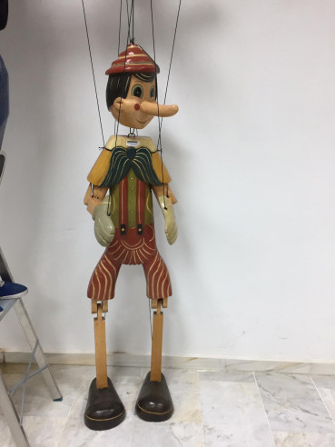 Pinocho articulado a tamaño natural